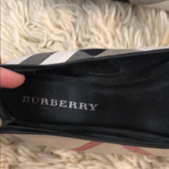 Burberry Flats - Picture 4 of 8